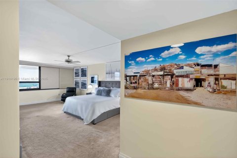 Condo in Miami, Florida, 2 bedrooms  № 1973795 - photo 21