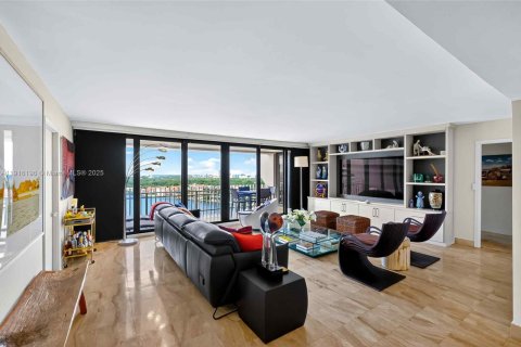 Condo in Miami, Florida, 2 bedrooms  № 1973795