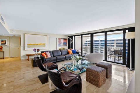 Condo in Miami, Florida, 2 bedrooms  № 1973795 - photo 3