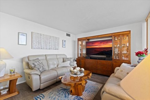 Condo in Flagler Beach, Florida, 2 bedrooms № 2122021 - photo 14