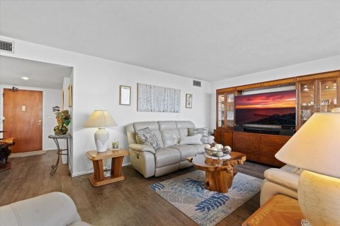 Condo in Flagler Beach, Florida, 2 bedrooms № 2122021 - photo 5