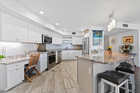 Condo in Flagler Beach, Florida, 2 bedrooms № 2122021 - photo 7