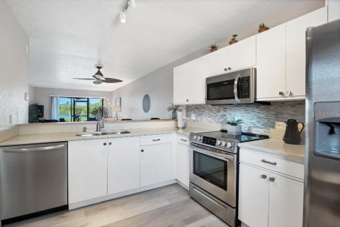 Copropriété à vendre à Punta Gorda, Floride: 2 chambres, 107.12 m2 № 2236924 - photo 5