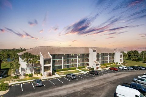 Copropriété à vendre à Punta Gorda, Floride: 2 chambres, 107.12 m2 № 2236924 - photo 2