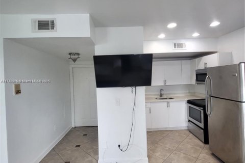 Купить кондоминиум в Майами-Бич, Флорида 2 спальни, 64.1м2, № 1985566 - фото 4