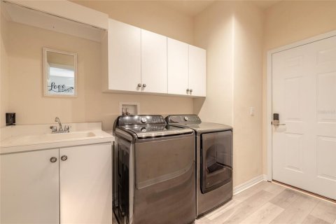 Touwnhouse à vendre à New Smyrna Beach, Floride: 2 chambres, 170.66 m2 № 1915979 - photo 20