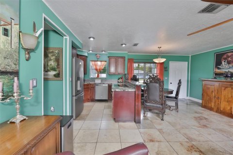 House in Bradenton, Florida 2 bedrooms, 105.17 sq.m. № 2098865 - photo 13