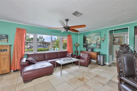 House in Bradenton, Florida 2 bedrooms, 105.17 sq.m. № 2098865 - photo 8