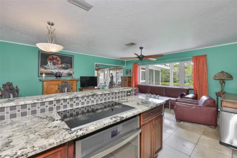 House in Bradenton, Florida 2 bedrooms, 105.17 sq.m. № 2098865 - photo 12