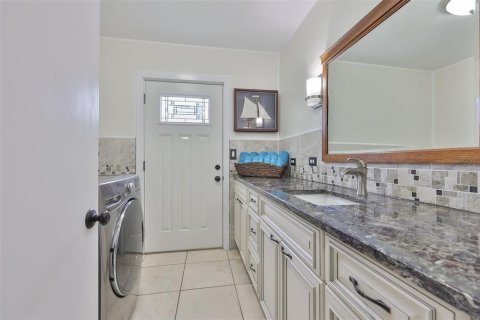 House in Bradenton, Florida 2 bedrooms, 105.17 sq.m. № 2098865 - photo 28