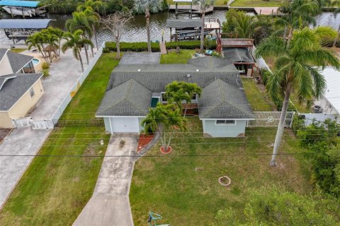 House in Bradenton, Florida 2 bedrooms, 105.17 sq.m. № 2098865 - photo 4