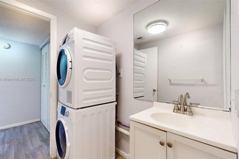 Снять в аренду кондоминиум в Дейви, Флорида 2 спальни, 111.48м2, № 1949050 - фото 6