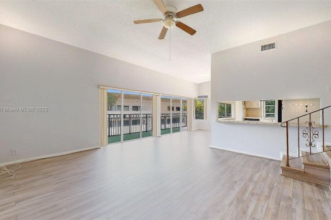 Снять в аренду кондоминиум в Дейви, Флорида 2 спальни, 111.48м2, № 1949050 - фото 23