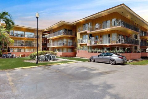 Снять в аренду кондоминиум в Дейви, Флорида 2 спальни, 111.48м2, № 1949050 - фото 16
