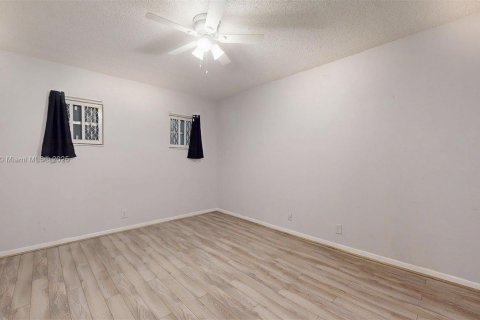 Снять в аренду кондоминиум в Дейви, Флорида 2 спальни, 111.48м2, № 1949050 - фото 8