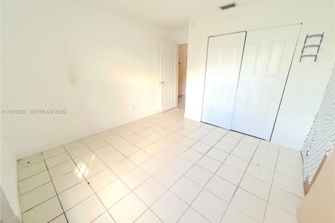 Touwnhouse à louer à Miami Gardens, Floride: 3 chambres, 104.05 m2 № 2079975 - photo 17