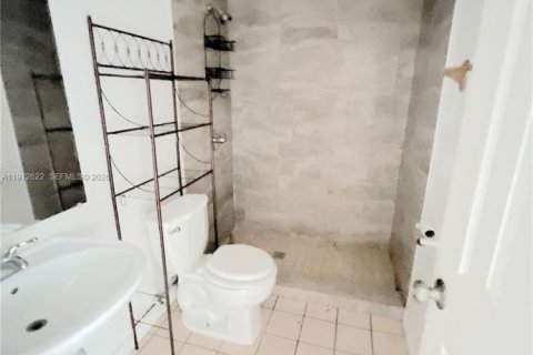 Touwnhouse à louer à Miami Gardens, Floride: 3 chambres, 104.05 m2 № 2079975 - photo 14