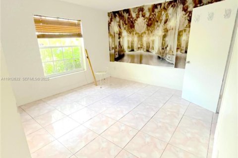 Touwnhouse à louer à Miami Gardens, Floride: 3 chambres, 104.05 m2 № 2079975 - photo 11