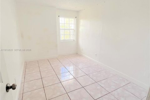 Touwnhouse à louer à Miami Gardens, Floride: 3 chambres, 104.05 m2 № 2079975 - photo 18
