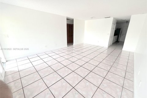 Touwnhouse à louer à Miami Gardens, Floride: 3 chambres, 104.05 m2 № 2079975 - photo 3