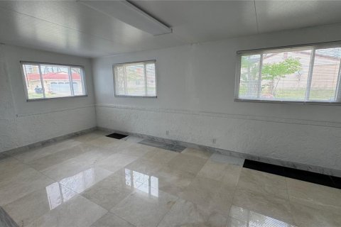 House in Orlando, Florida 2 bedrooms, 121.89 sq.m. № 1620830 - photo 18