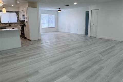 House in Orlando, Florida 2 bedrooms, 121.89 sq.m. № 1620830 - photo 11