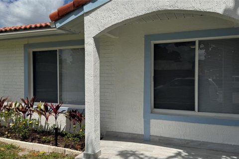 House in Orlando, Florida 2 bedrooms, 121.89 sq.m. № 1620830 - photo 6