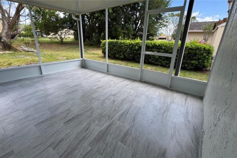 House in Orlando, Florida 2 bedrooms, 121.89 sq.m. № 1620830 - photo 15