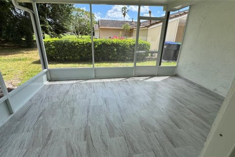 House in Orlando, Florida 2 bedrooms, 121.89 sq.m. № 1620830 - photo 16
