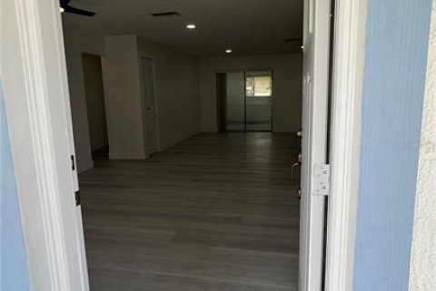 House in Orlando, Florida 2 bedrooms, 121.89 sq.m. № 1620830 - photo 7