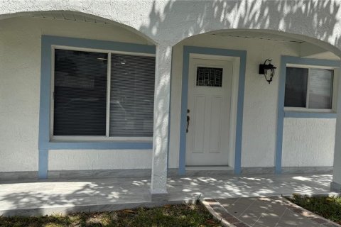 House in Orlando, Florida 2 bedrooms, 121.89 sq.m. № 1620830 - photo 5
