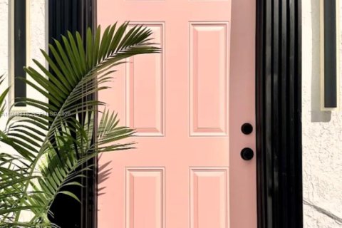 Купить виллу или дом в Майами, Флорида 4 спальни, 165.46м2, № 2007475 - фото 2