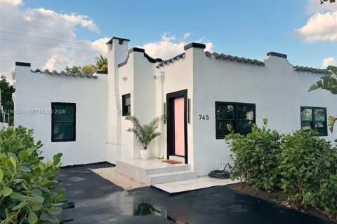 Дом в Майами, Флорида 4 спальни, 165.46м2 № 2007475