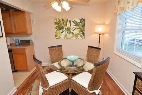 Condo in Saint Petersburg, Florida, 1 bedroom  № 1632391 - photo 13
