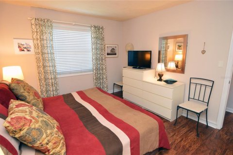 Condo in Saint Petersburg, Florida, 1 bedroom  № 1632391 - photo 28