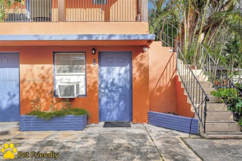 Снять в аренду виллу или дом в Норт-Майами, Флорида 1 спальня, 521.83м2, № 1970947 - фото 30