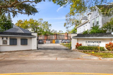 Townhouse in Tampa, Florida 3 bedrooms, 193.61 sq.m. № 1560191 - photo 2