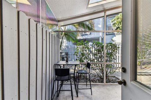 Townhouse in Tampa, Florida 3 bedrooms, 193.61 sq.m. № 1560191 - photo 12