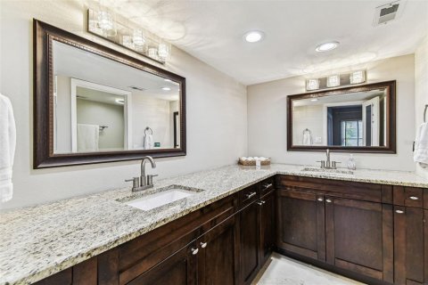 Townhouse in Tampa, Florida 3 bedrooms, 193.61 sq.m. № 1560191 - photo 18