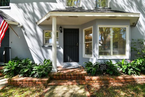 Townhouse in Tampa, Florida 3 bedrooms, 193.61 sq.m. № 1560191 - photo 4
