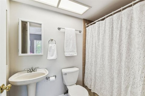 Townhouse in Tampa, Florida 3 bedrooms, 193.61 sq.m. № 1560191 - photo 22