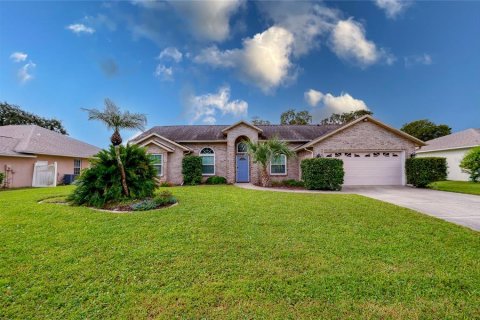 House in Port Orange, Florida 3 bedrooms, 191.56 sq.m. № 2400311