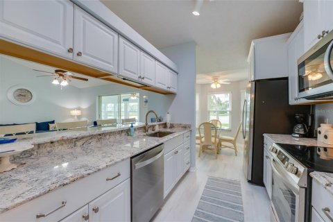 House in Port Orange, Florida 3 bedrooms, 191.56 sq.m. № 2400311 - photo 8