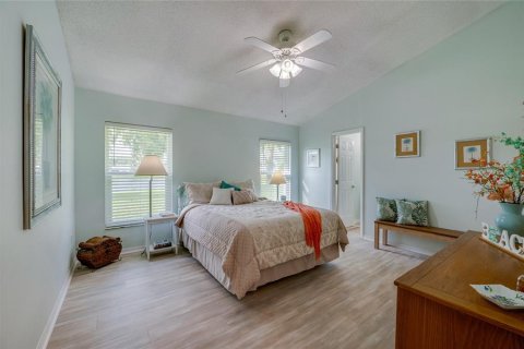 House in Port Orange, Florida 3 bedrooms, 191.56 sq.m. № 2400311 - photo 12