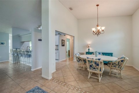 House in Port Orange, Florida 3 bedrooms, 191.56 sq.m. № 2400311 - photo 4