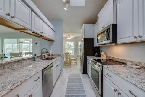 House in Port Orange, Florida 3 bedrooms, 191.56 sq.m. № 2400311 - photo 7