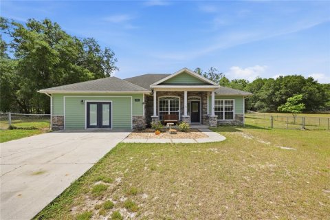 House in Trenton, Florida 4 bedrooms, 205.59 sq.m. № 2115651