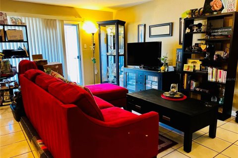 Condo in Saint Petersburg, Florida, 1 bedroom  № 1539535 - photo 5