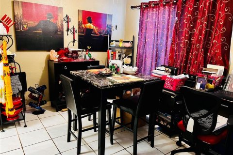 Condo in Saint Petersburg, Florida, 1 bedroom  № 1539535 - photo 13