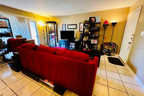 Condo in Saint Petersburg, Florida, 1 bedroom  № 1539535 - photo 10